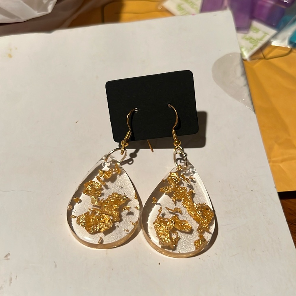 Good sparkle glitter resin earrings NWT Christmas gift dressy stocking stuffer - Picture 1 of 1